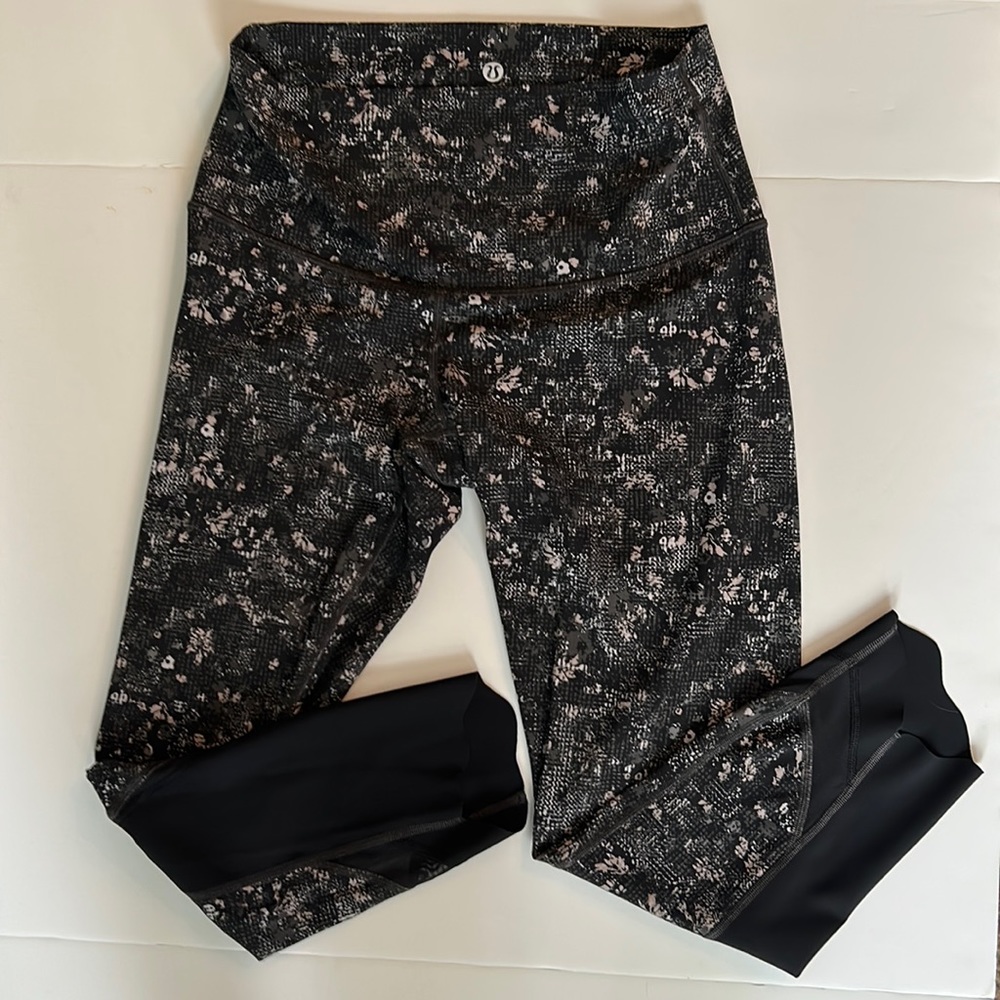 Lululemon grey/black leggings